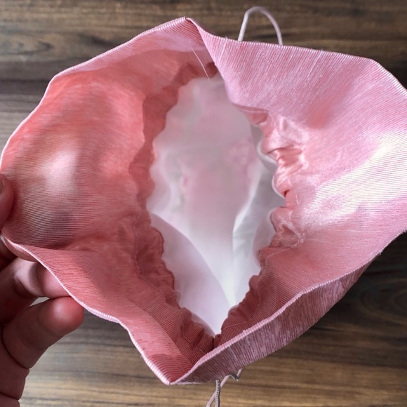 Silky drawstring pouch - Picture 3 of 3